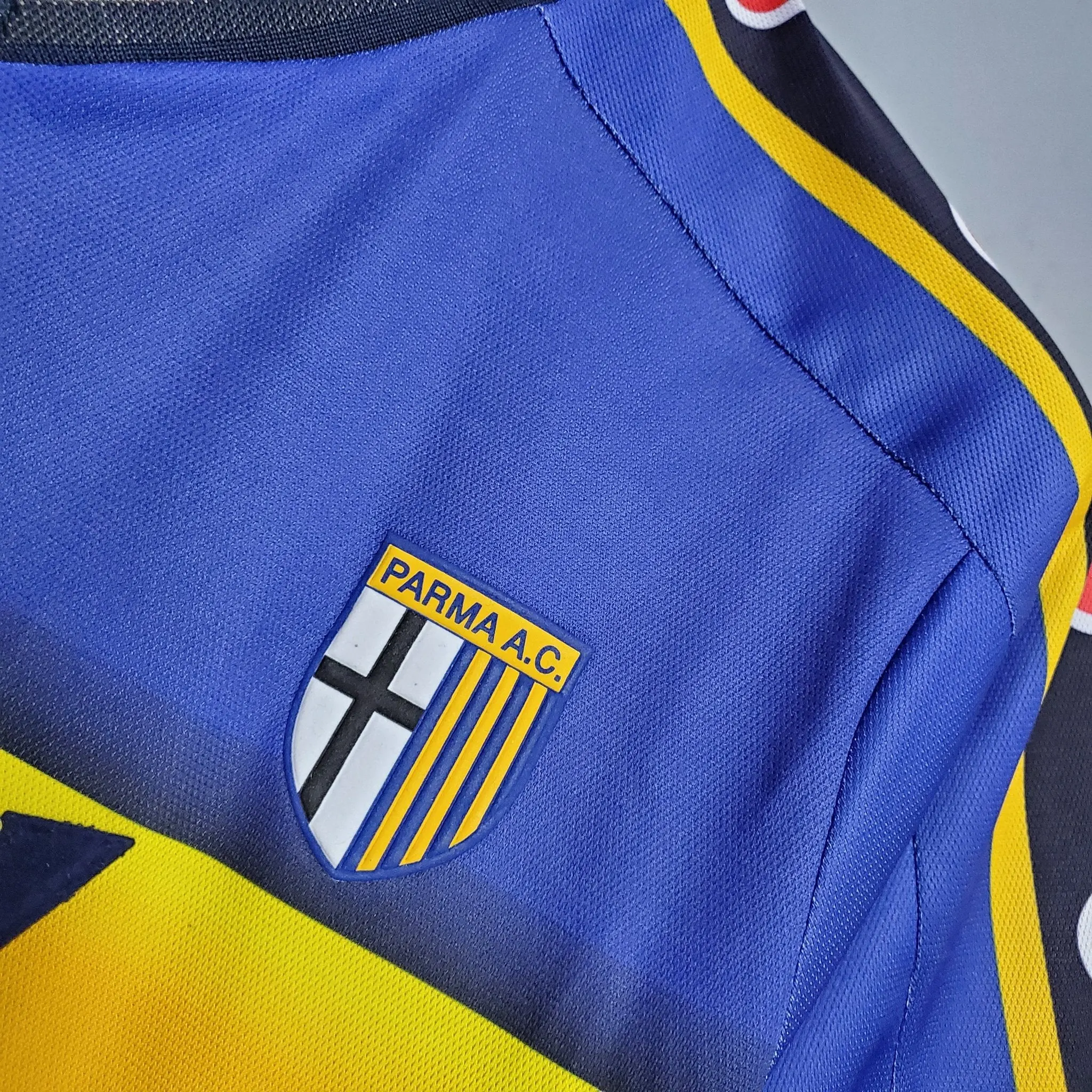 2001-2002 Parma Home kit - 图片 2