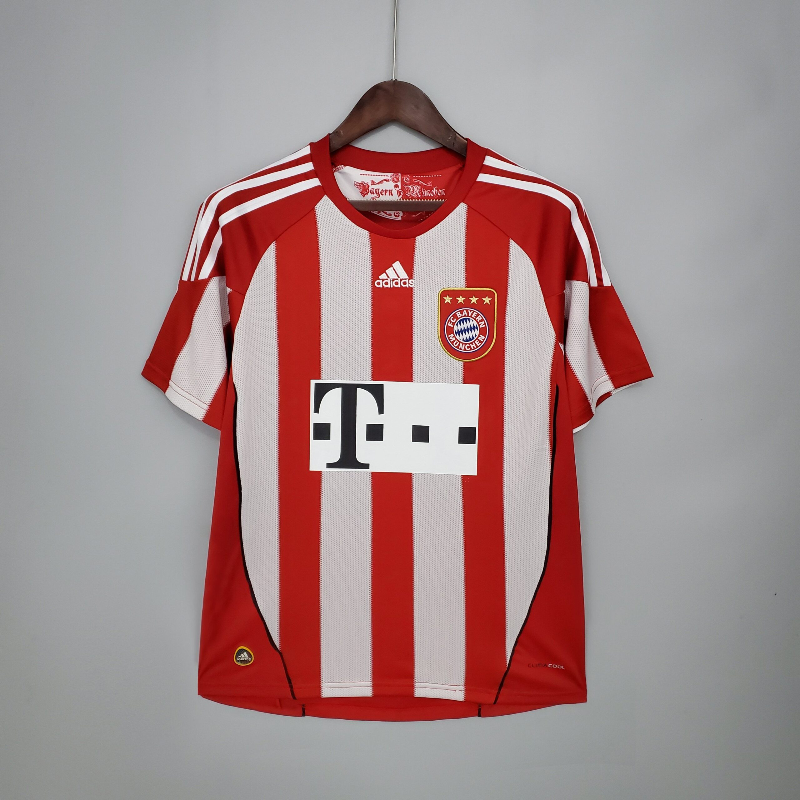 2010/11 Bayern Munich Home kit