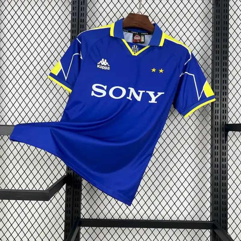 1996-1997 Juventus Away Jersey retro kit