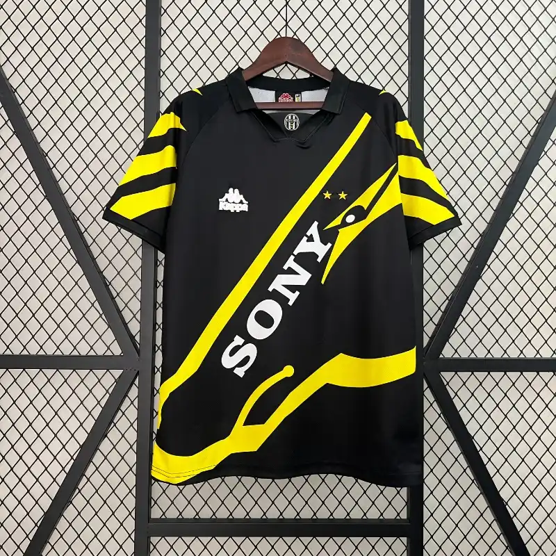 1996-1997 Juventus Third retro kit