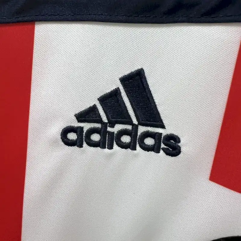 2000-2001 Bayern Munich Jersey retro kit - 图片 2