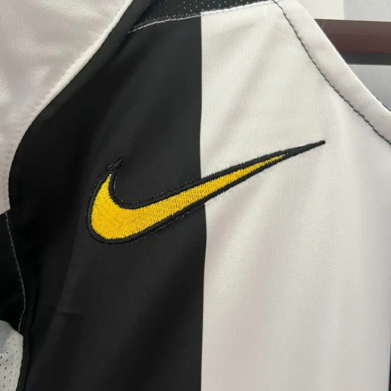 2004-2005 Juventus Jersey retro kit - 图片 2