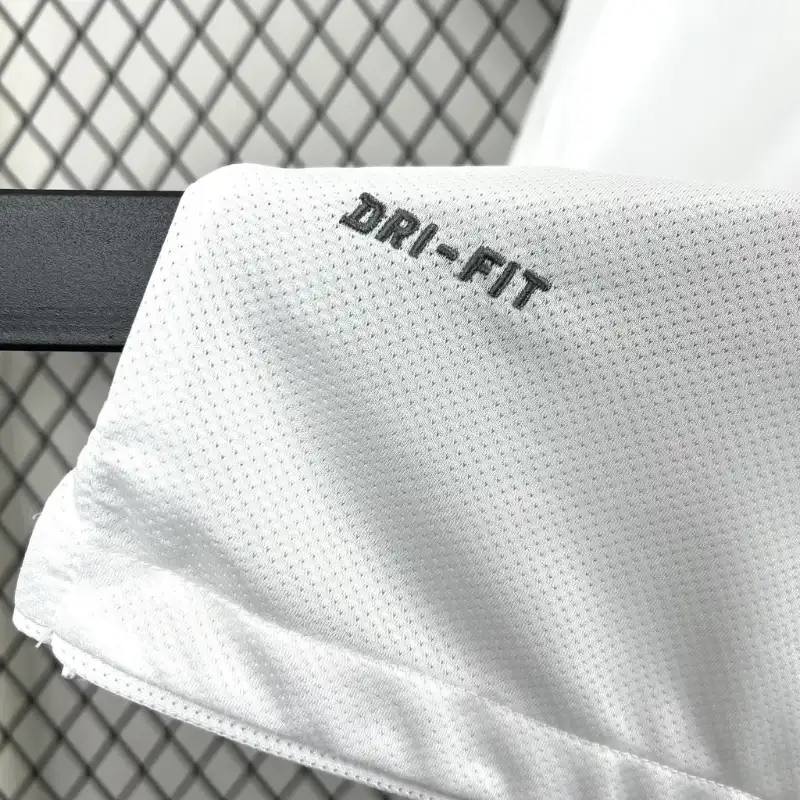2010-2011 Juventus Jersey retro kit - 图片 6