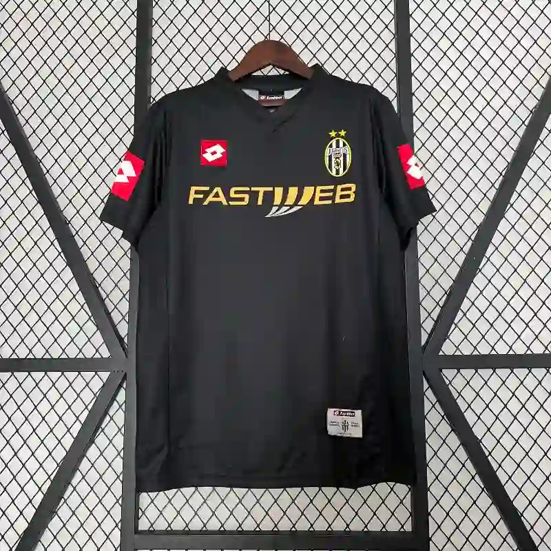 2001-2002 Juventus Away Jersey retro kit